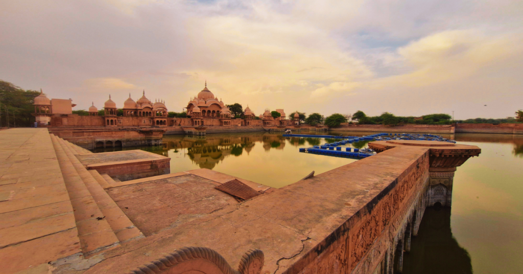 Kusum Sarovar Govardhan