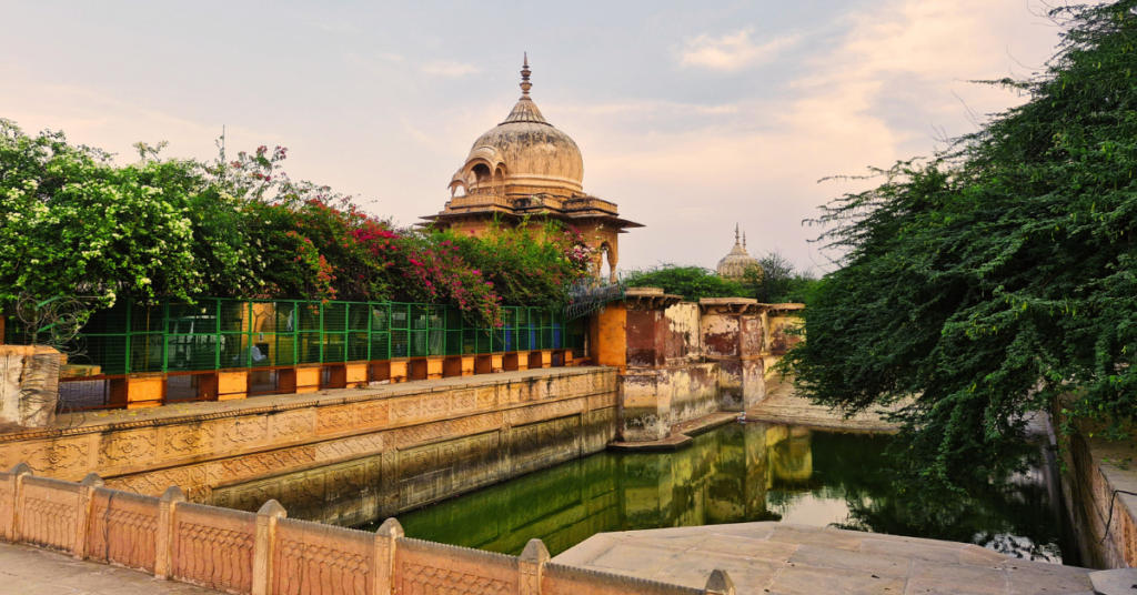 Kusum Sarovar Govardhan