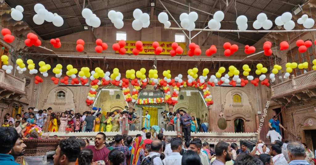 राधा वल्लभ मंदिर वृन्दावन 